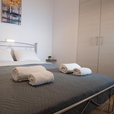 Salty Alley Seaside Apartment Rethymno  Екстер'єр фото